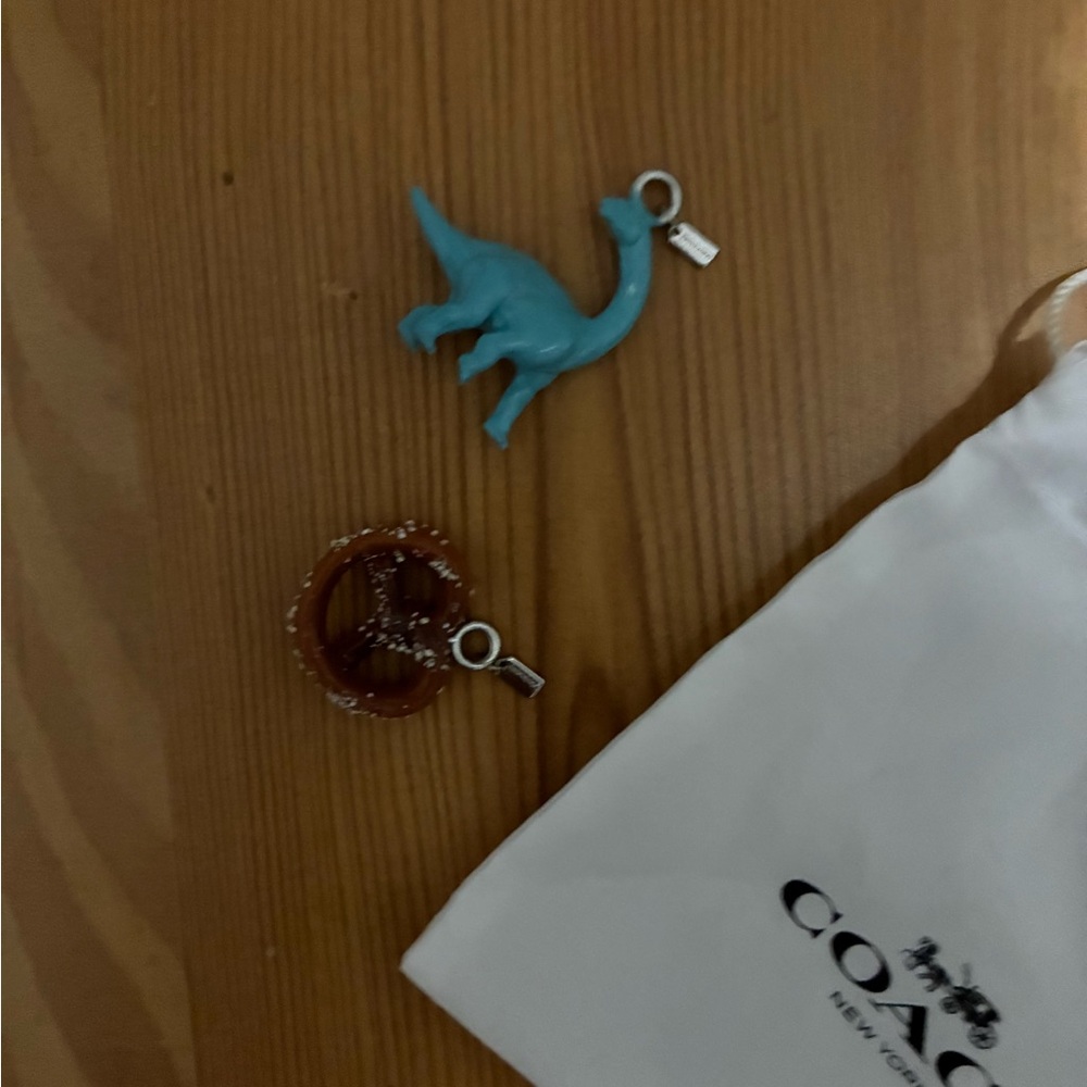 COACH shoe charms Blue Dinosaur and Brown Pretzel Charms with Drawstring Bag NEW - Picture 3 of 3
